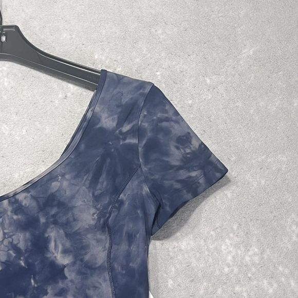 Lululemon Athletica Blue Tie-Dye Crop Top - Picture 3 of 11